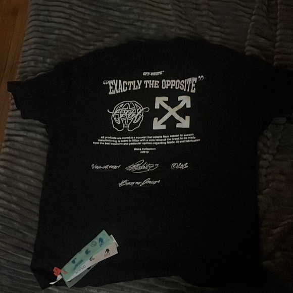 Off white T shirt size Large